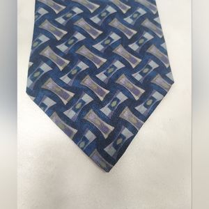 NWT Van Heusen 100% silk Blue Print Tie